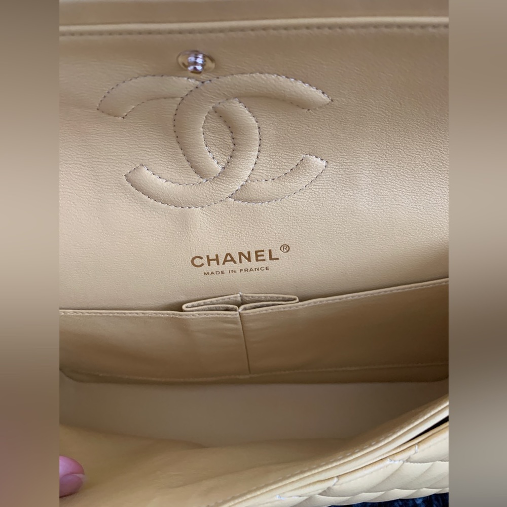 Chanel classic medium double flap bag - Picture 8 of 16